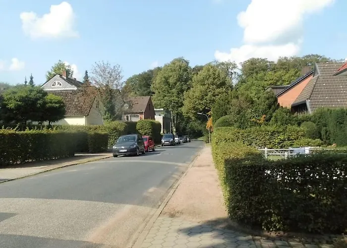 Volksdorf 2 Zimmer, 3 Betten, Souterrain Appartement *