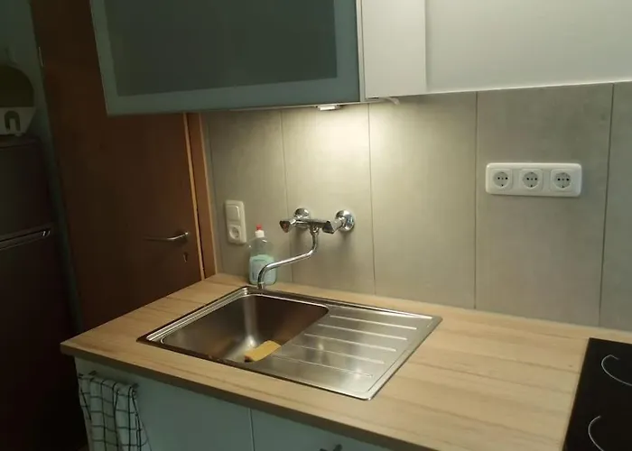 Volksdorf 2 Zimmer, 3 Betten, Souterrain Appartement